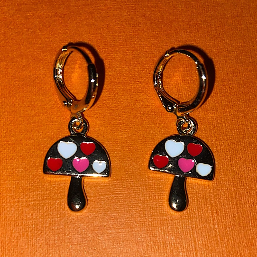 NWT hypoallergenic gold pink and red heart earrings